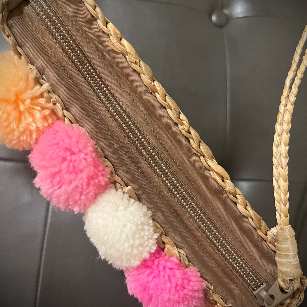 🧡Raffia clutch/wristlet - Picture 3 of 8